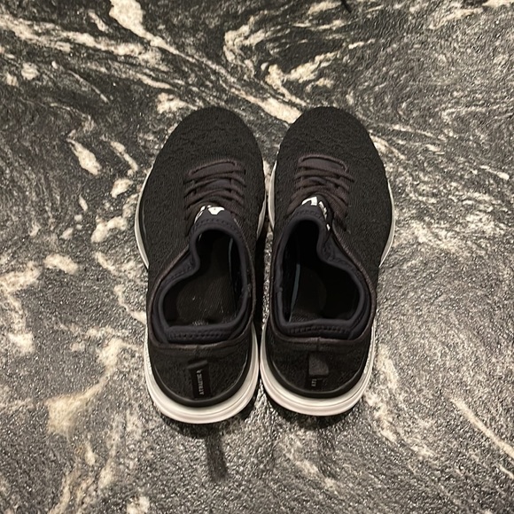 Womens APL Techloom Phantom athletic shoe/sneaker in size 8.5 - Picture 2 of 5